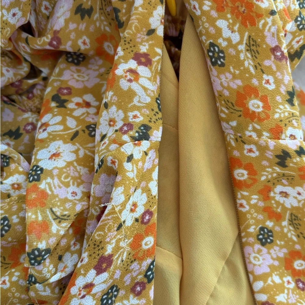 ASTR the Label Concord floral ruffle mustard Ruched Sleeve Blouse boho top XS